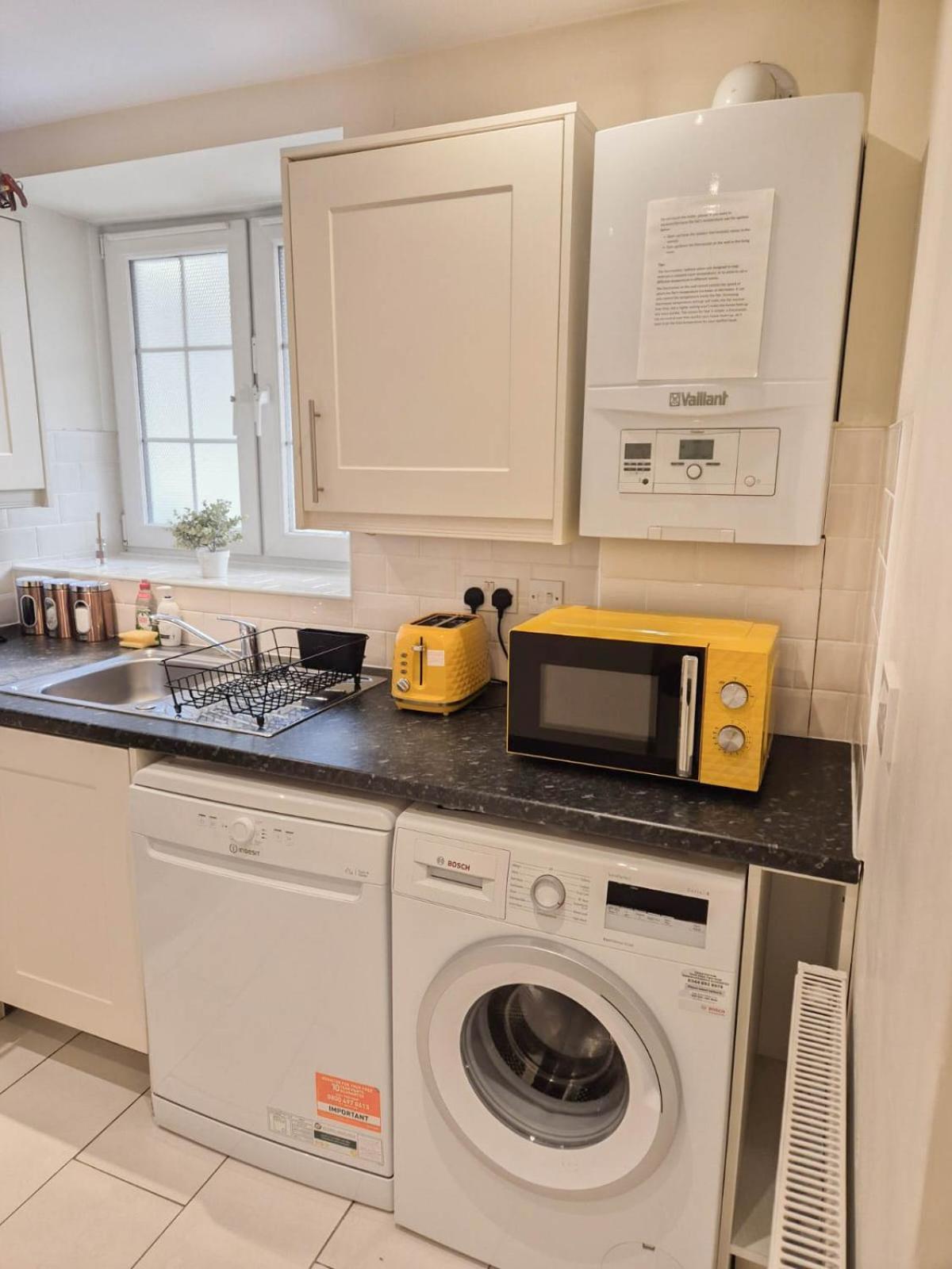 Chic 2-bedroom Flat With Free Wi-fi Few Steps From The Oval Apartament Londra