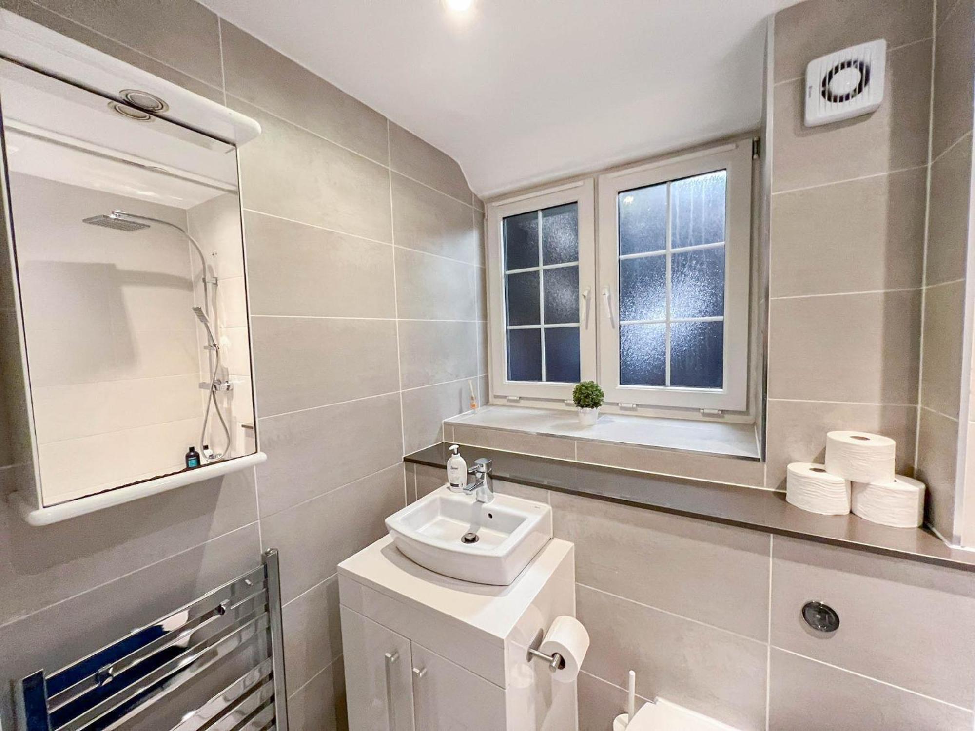 Apartament Chic 2-bedroom Flat With Free Wi-fi Few Steps From The Oval *