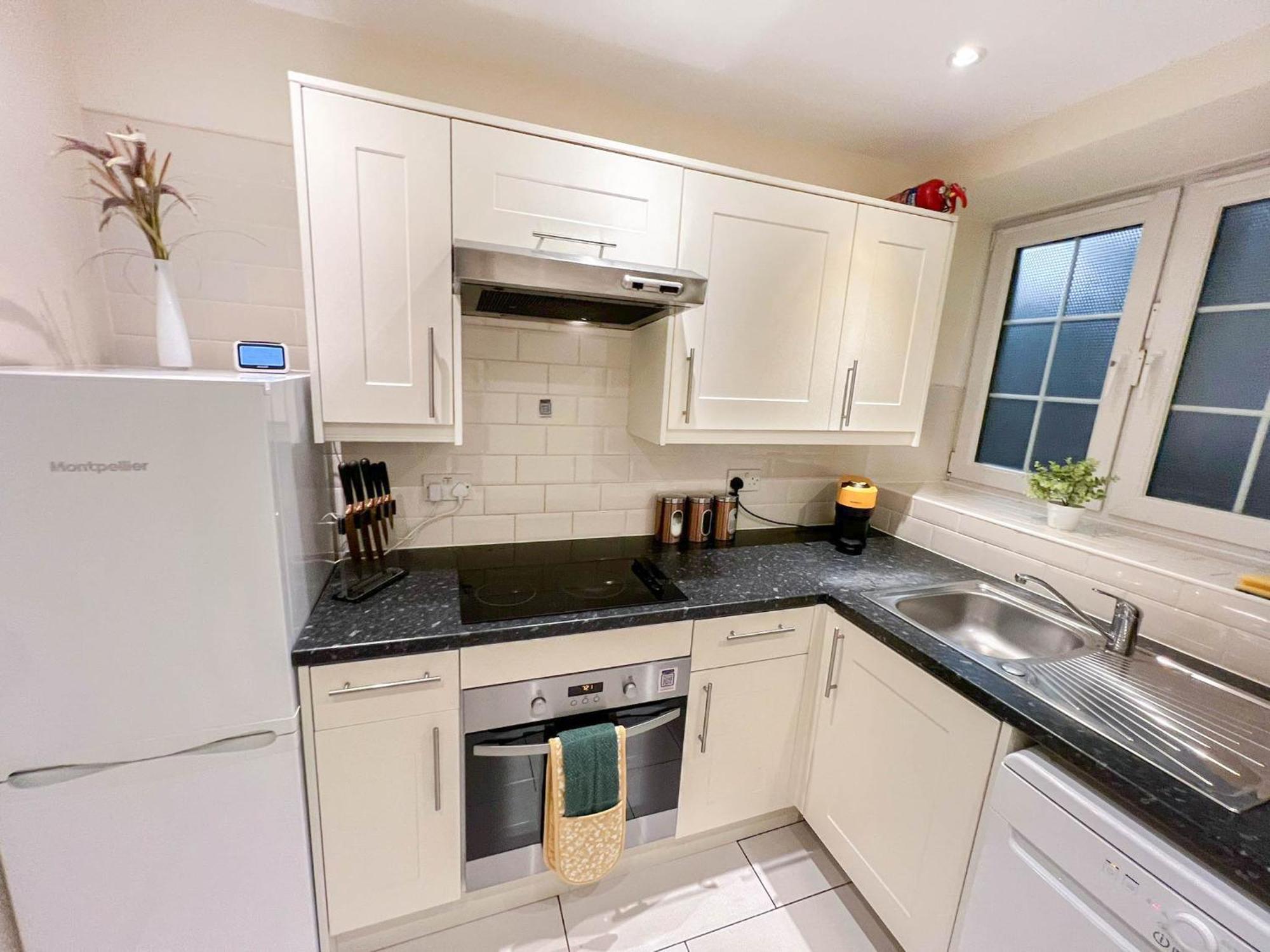 Apartament Chic 2-bedroom Flat With Free Wi-fi Few Steps From The Oval Londra