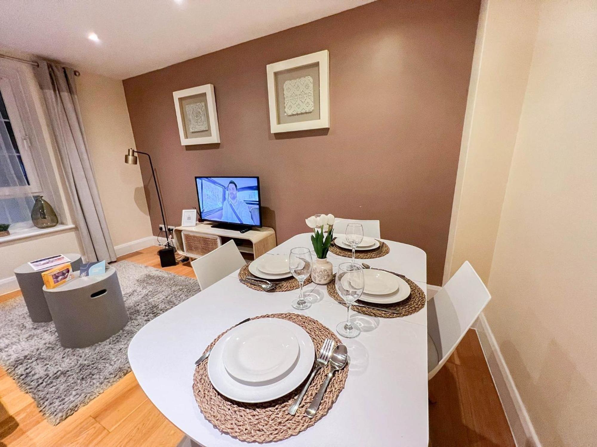 Apartament Chic 2-bedroom Flat With Free Wi-fi Few Steps From The Oval Londra