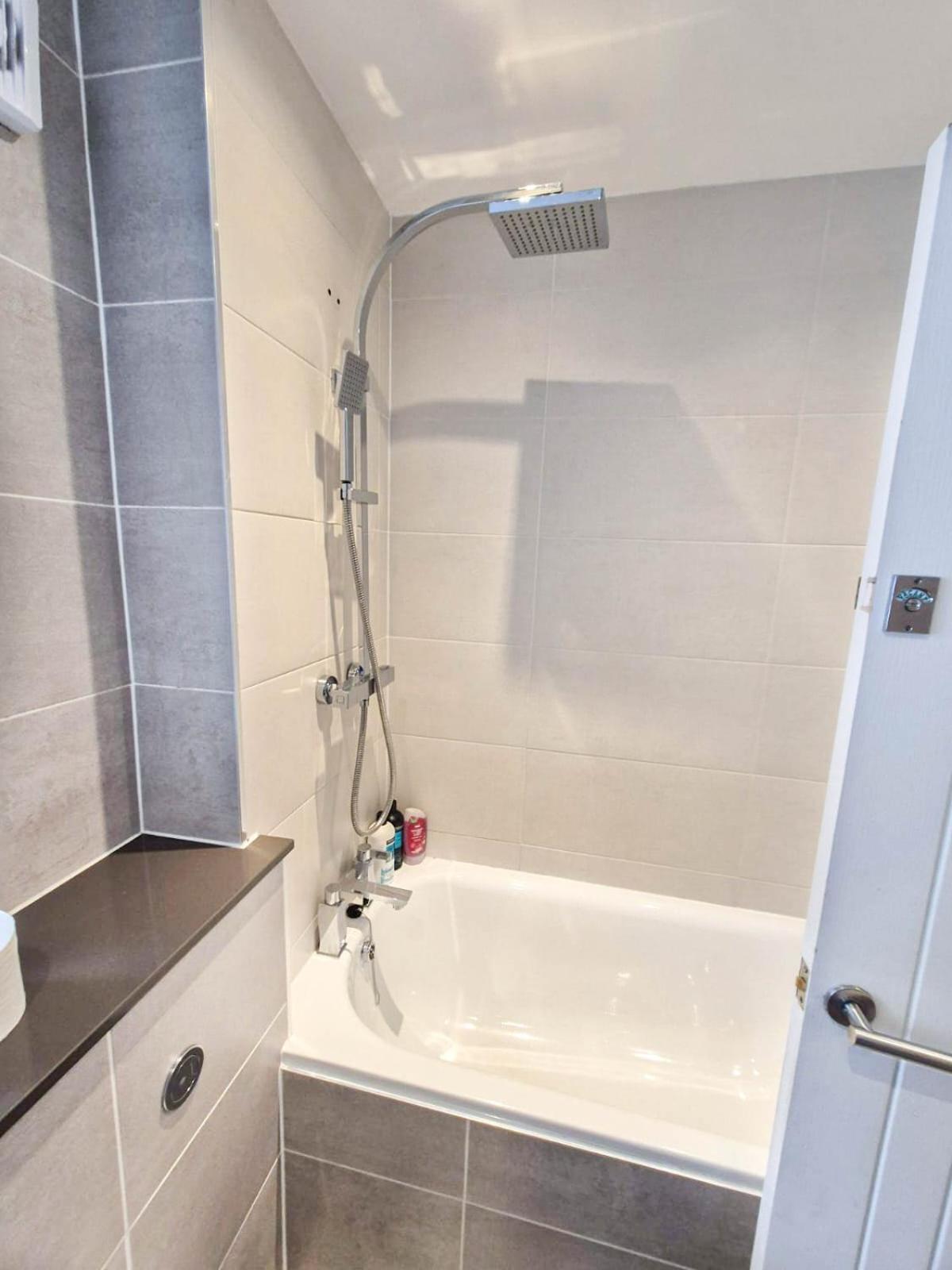 Chic 2-bedroom Flat With Free Wi-fi Few Steps From The Oval Apartament