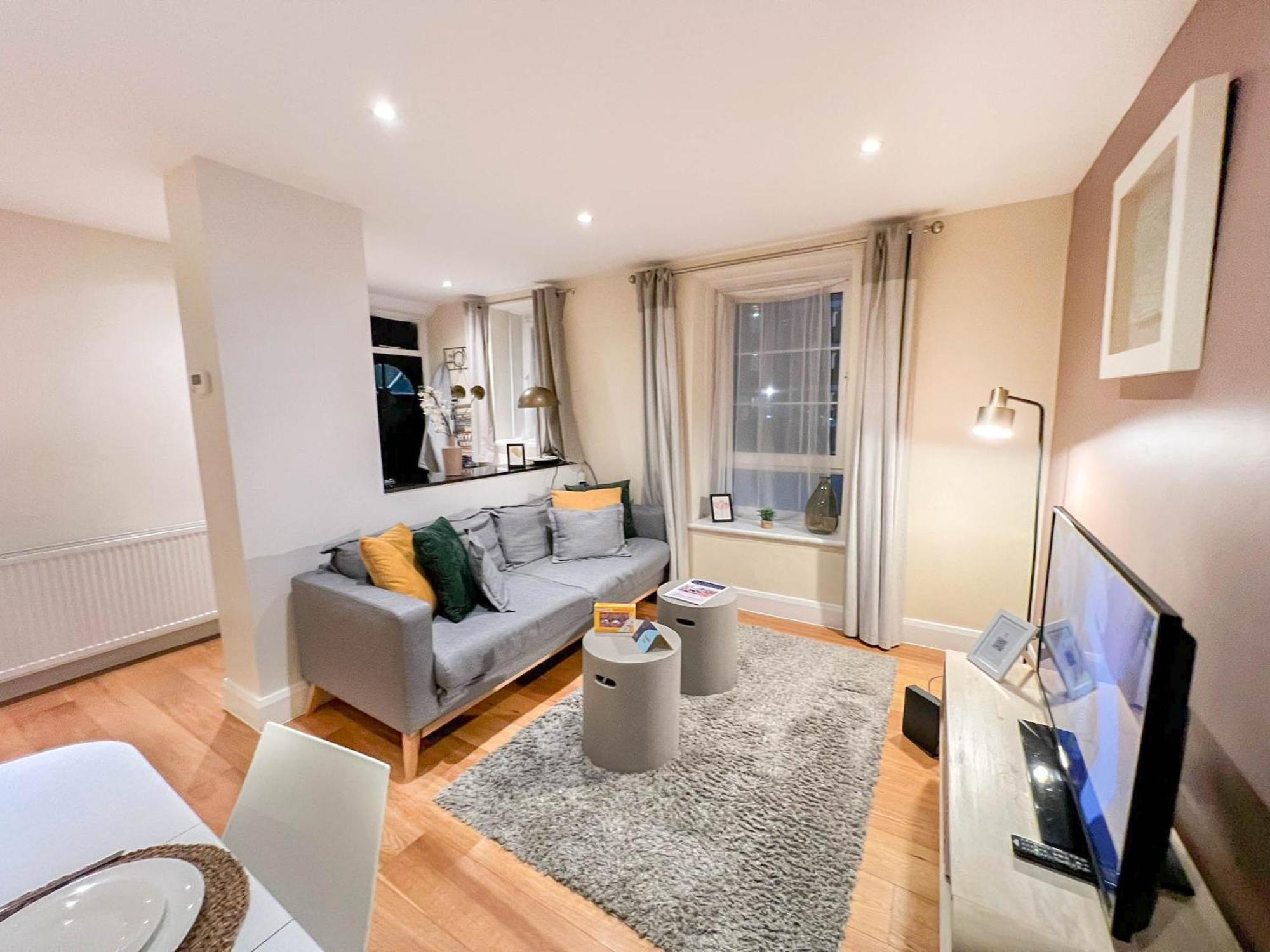 Apartament Chic 2-bedroom Flat With Free Wi-fi Few Steps From The Oval Londra